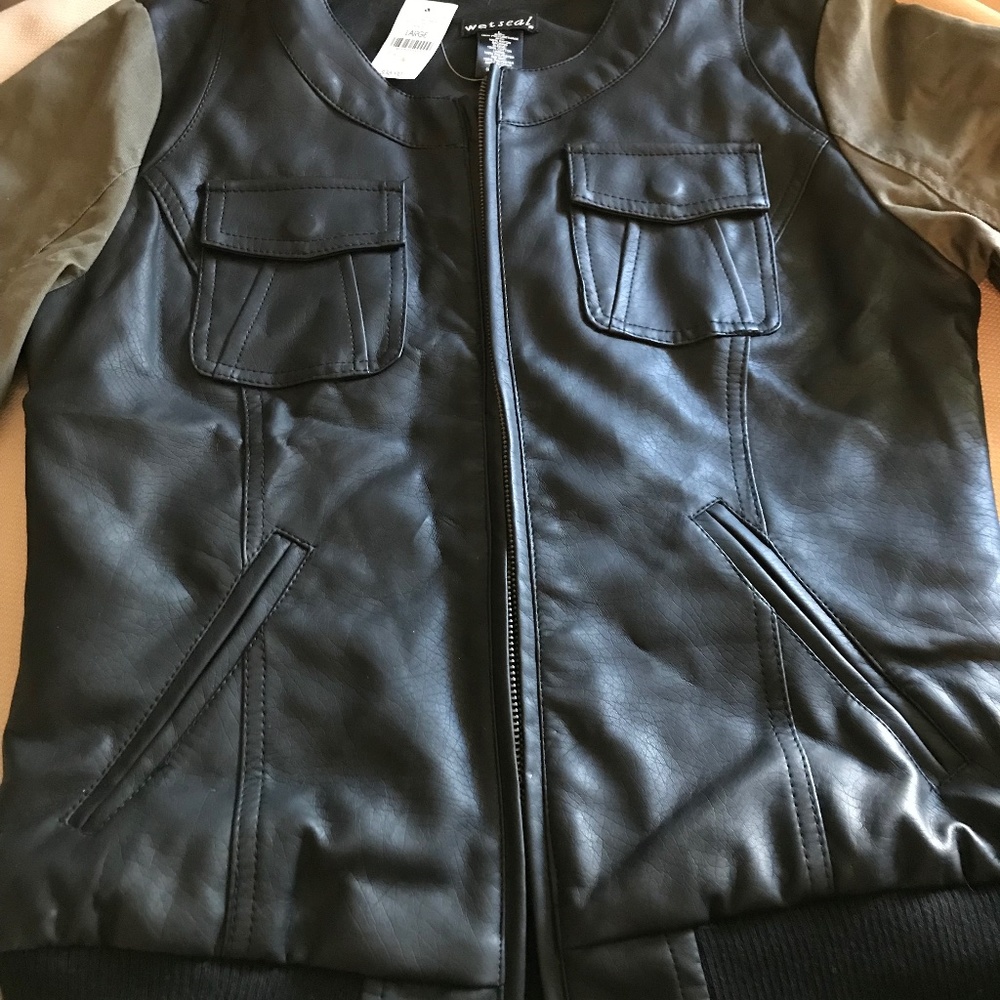 Wet seal jacket